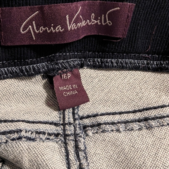 Gloria Vanderbilt Women's Capri Pants - Picture 2 of 8